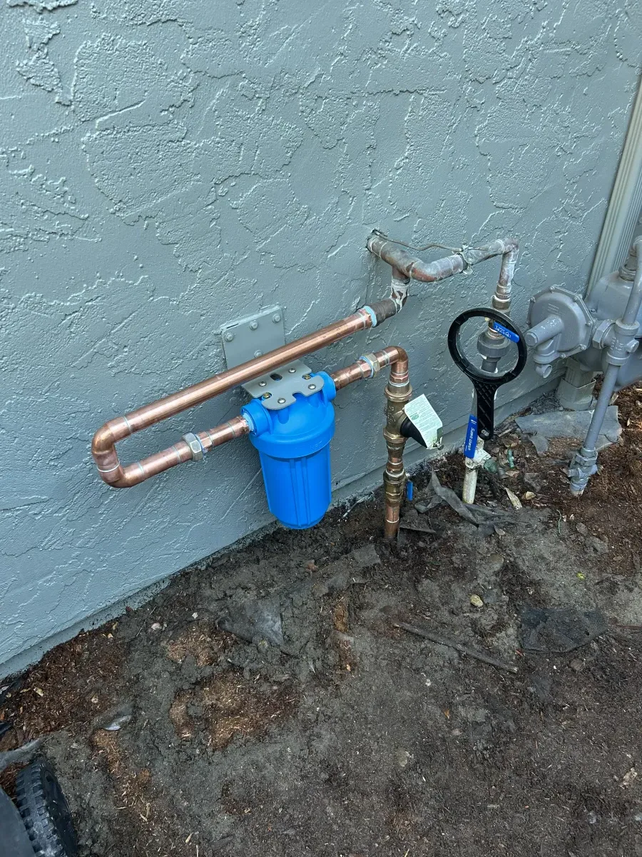 Whole-house water filter installation with copper supply lines